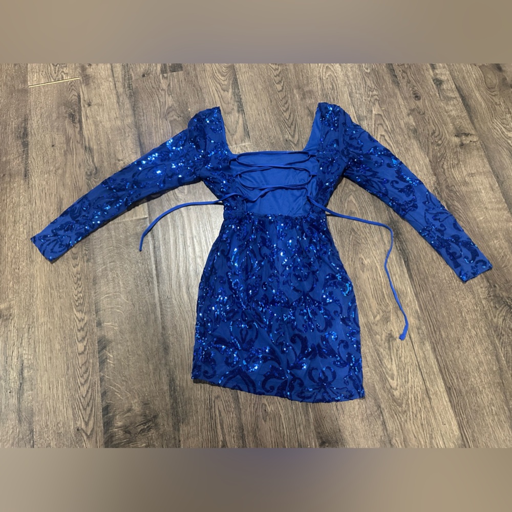 Women's size medium, true to size, blue, sparkly, semi-formal/homecoming dress.